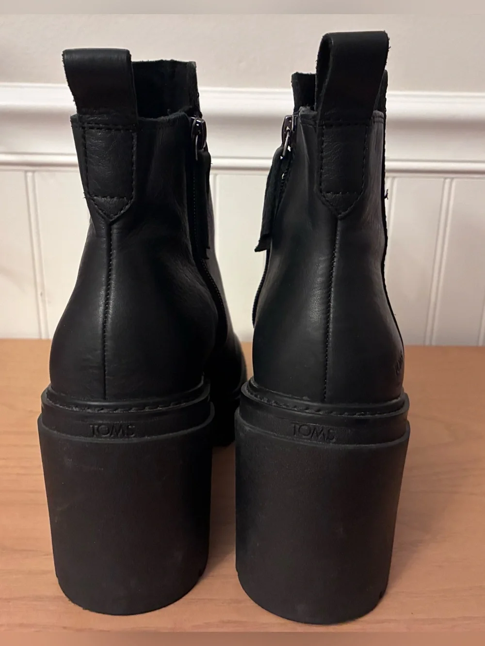 Toms Women's Leather Rya Lug Sole Block Heel Platform Booties Size 9